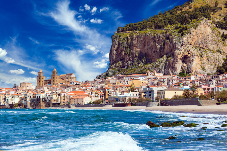 Palermo Long,Sandy,Beach,,Wavy,Sea,And,Blue,Sky,Near,Cefalu,